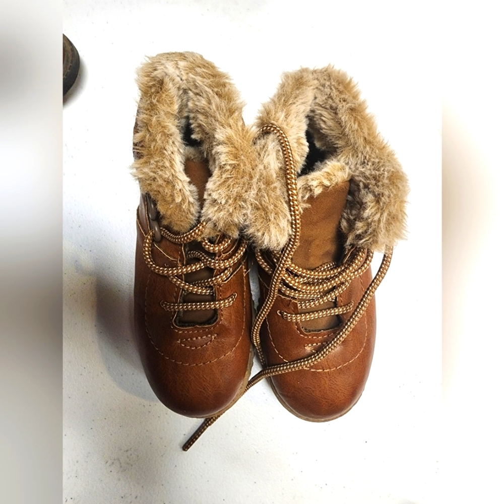 Oshkosh Boots Girls - Picture 2 of 2